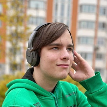 Максим Зинин