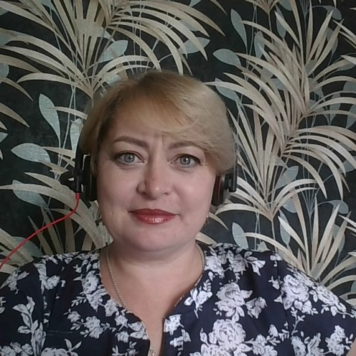 Анна Захарова