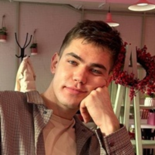 Андрей Романов