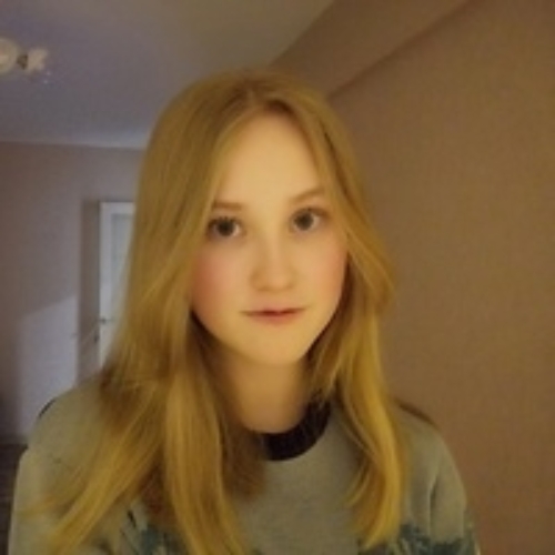 Яся Лопатина