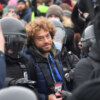 Илья Варламов: Приход в больницу омоновца с цветами к пострадавшей обнадеживает, что все-таки белорусского сценария мы не увидим