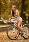 Велосипедистка - Антон Константинович Черепанов