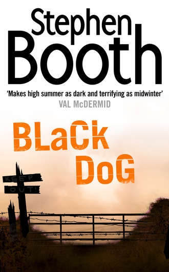 Stephen  Booth. Black Dog