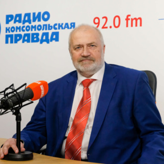 Обложка книги «Знакомьтесь, новый ЗакС: Михаил Амосов - самый опытный депутат»