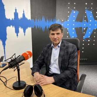 Обложка книги «Знакомьтесь, новый ЗакС: Алексей Далматов - депутат-строитель»