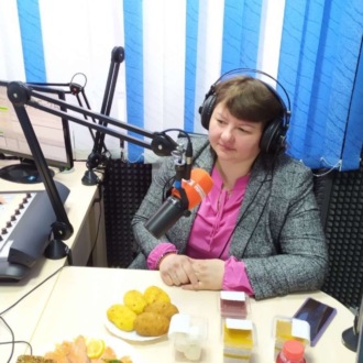 Обложка книги «"Планерка с покупателями": о том, как повлиять на работу большой торговой сети, и что делать, если не понравилось качество товара или обслуживание на кассе»