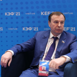 Обложка книги «Дневники КЭФ 2021: депутат Госдумы Виктор Зубарев о развитии Красноярского края, инновациях и пандемии»