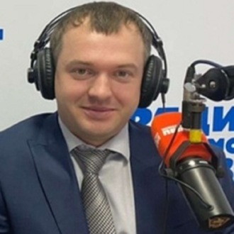 Обложка книги «Ресурсы для жизни: разговор об актуальных проблемах с Евгением Гавриловым, заместителем министра промышленности, энергетики и ЖКХ»