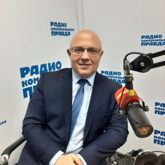 Обложка книги «Ресурсы для жизни: Благодаря строительству Емельяновского водопровода, к центральному водоснабжению подключаться более 60 тысяч жителей поселков.»
