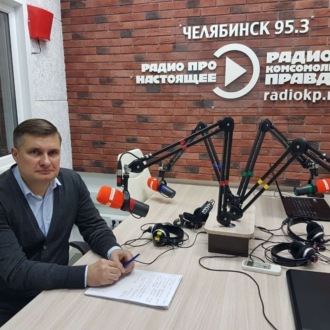 Обложка книги «Время ЧЕ. Замглавы Челябинска Максим Куляшов: "Реконструкция Комсомольского проспекта еще не завершена"»