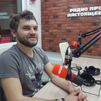 Обложка книги «Платные парковки или знак эвакуации? Что делать с перегруженностью улицы Карла Маркса в Челябинске»