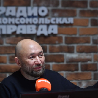 Обложка книги «Тимур Бекмамбетов: Впервые в истории мы сняли воздушные бои с помощью геймеров. Оказалось, что они лучше пилотов»