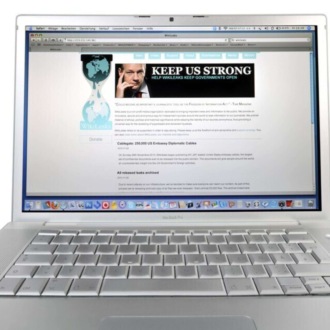 Обложка книги «15 лет назад был запущен сайт WikiLeaks»