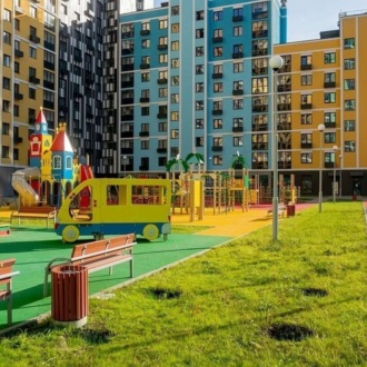 Обложка книги «Жилье в Москве уже покупают при помощи телефона в московской подземке»