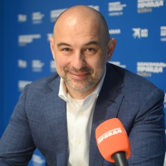 Обложка книги «Россияне перешли на MirPay: 10 миллионов покупок в день с помощью смартфонов»