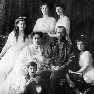 Обложка книги «Конец династии. Годовщина расстрела семьи Романовых»