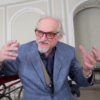 Обложка книги ««Ничего на свете лучше нету», «Проснись и пой», «Уно моменто» и другие великие саундтреки Геннадия Гладкова»