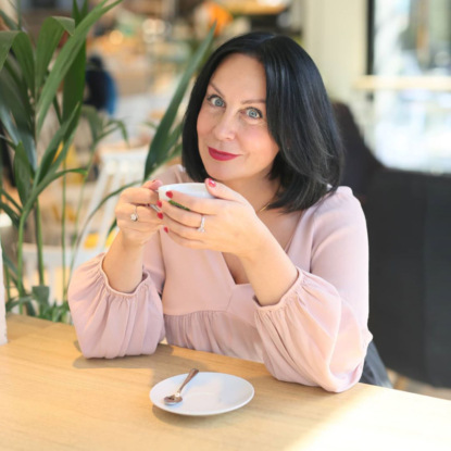 Юля Булгакова: скрипка, металлолом и безудержный ржач