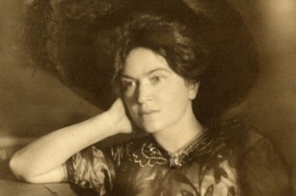 Государственное признание и прижизненный успех. О творчестве и наградах Аспазии