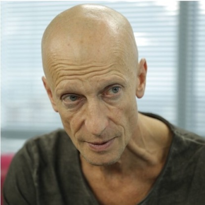 Антон Адасинский, DEREVO: «К нам пришла тихая смерть в виде интернета»