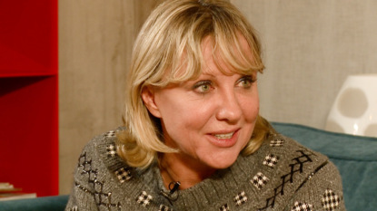 Елена Яковлева: «В день своего пятидесятилетия я вышла на сцену, подпрыгивая и напевая «ля-ля-ля». А про себя думала: «Лена, что ты творишь? Надо остановиться!»