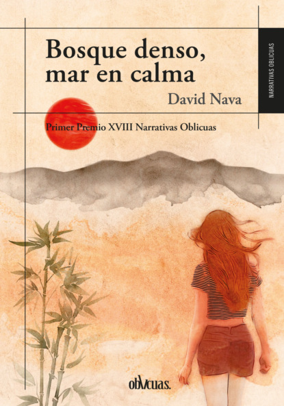 Bosque denso, mar en calma