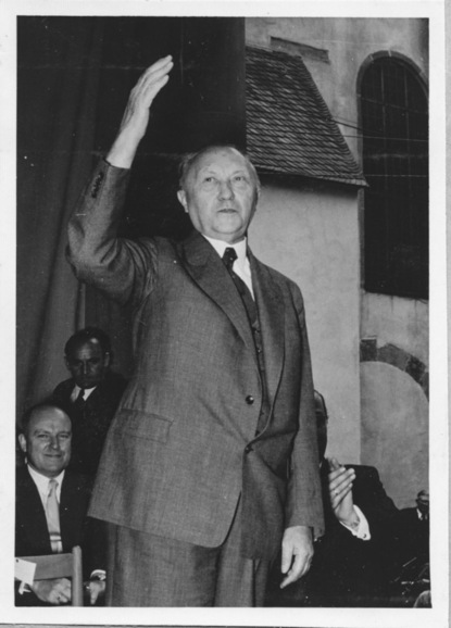 Bundeskanzler Dr. Adenauer 1953 in Dieburg
