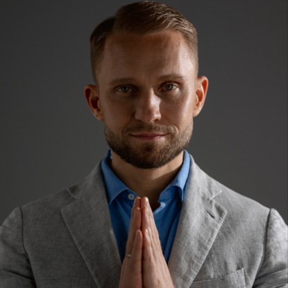 Почему установка "я всё тащу" превращает силу в изоляцию и какие шаги помогут из этого выйти