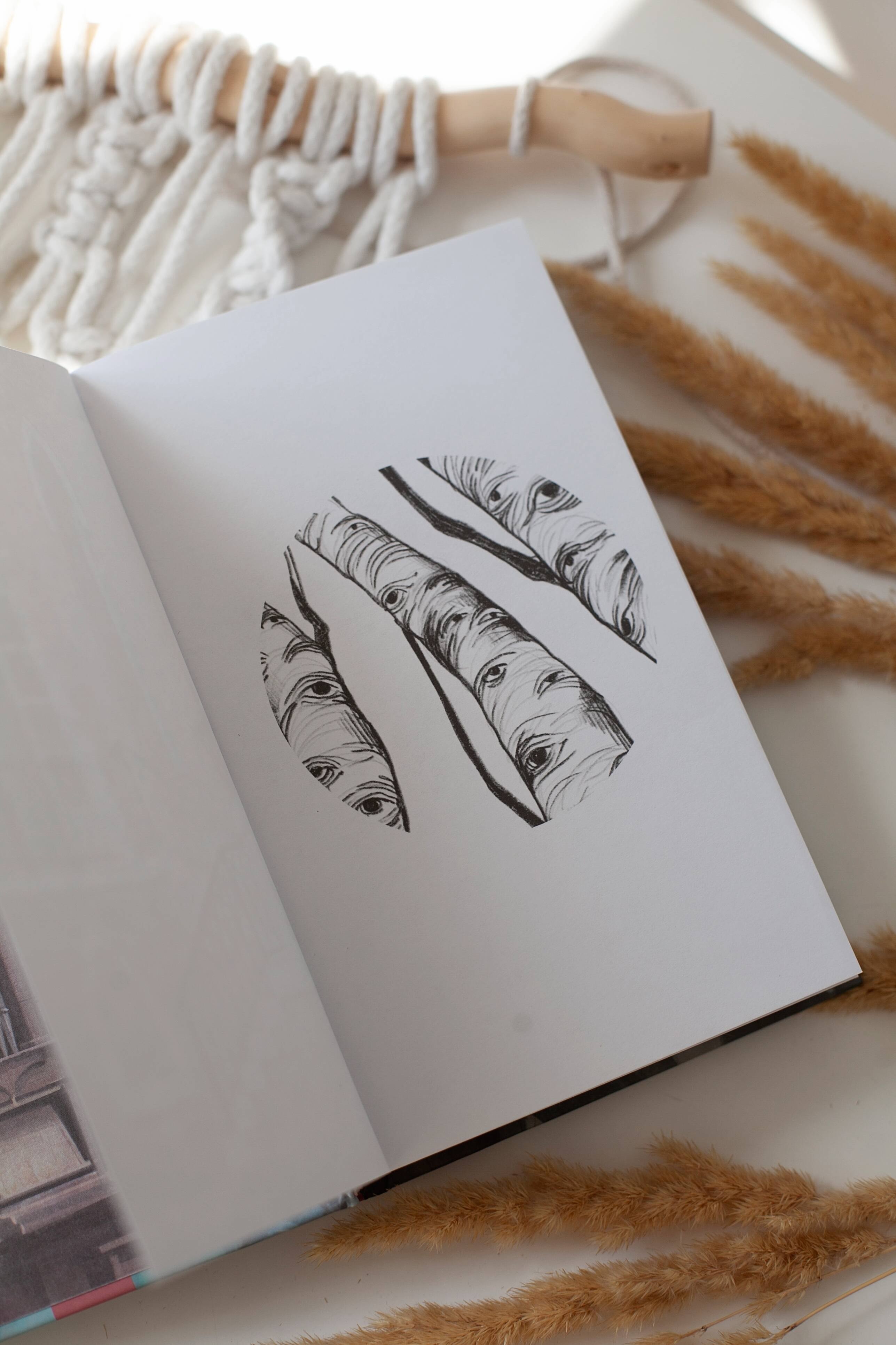 Изображение бумажной книги