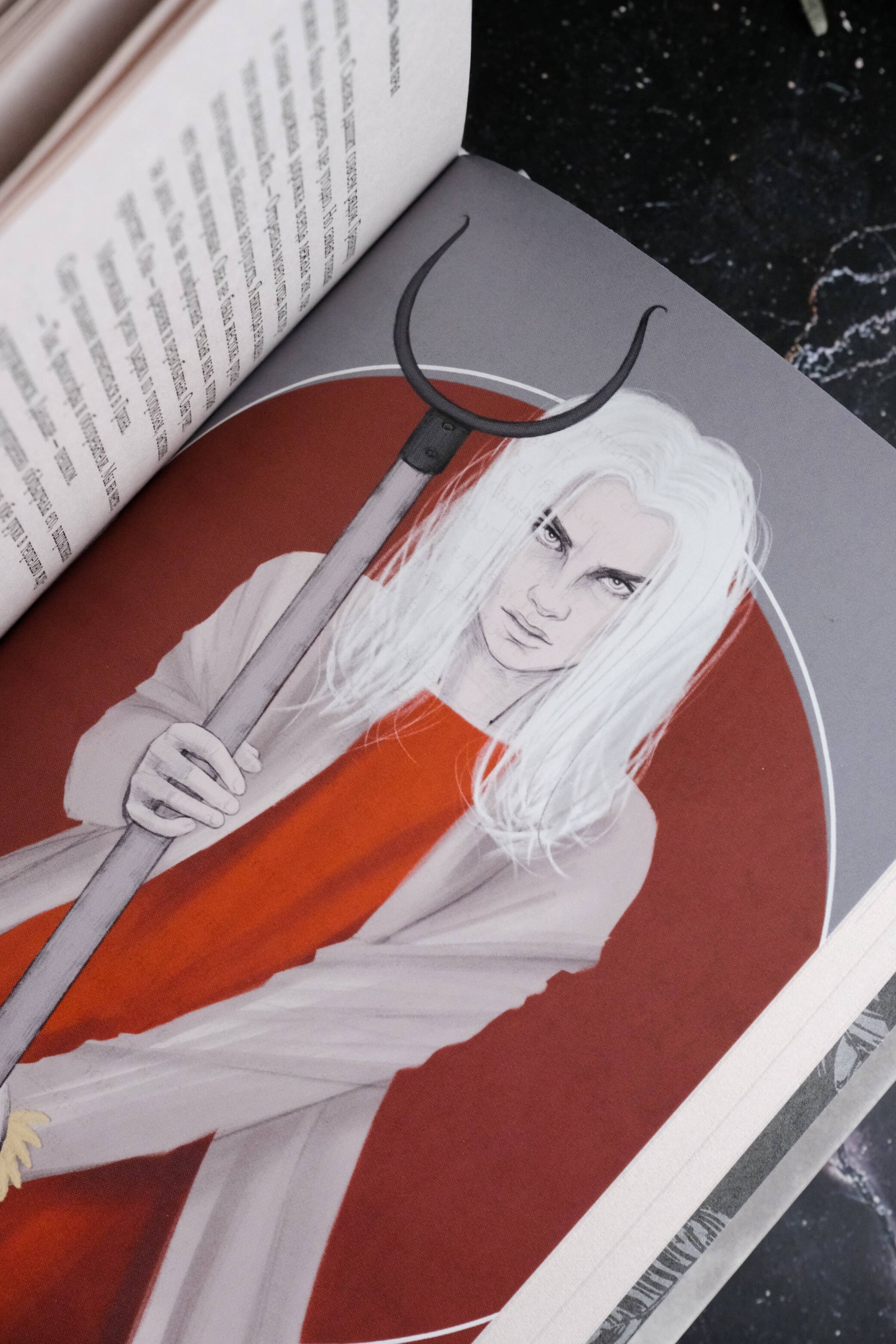 Изображение бумажной книги