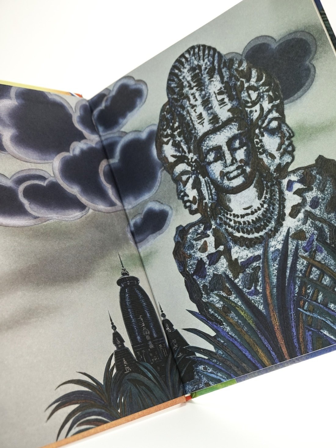 Изображение бумажной книги