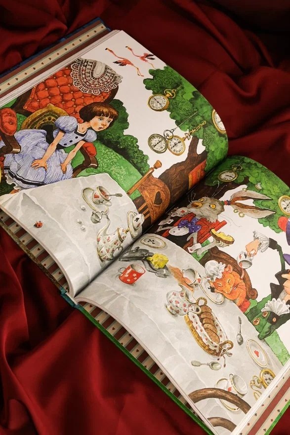 Изображение бумажной книги
