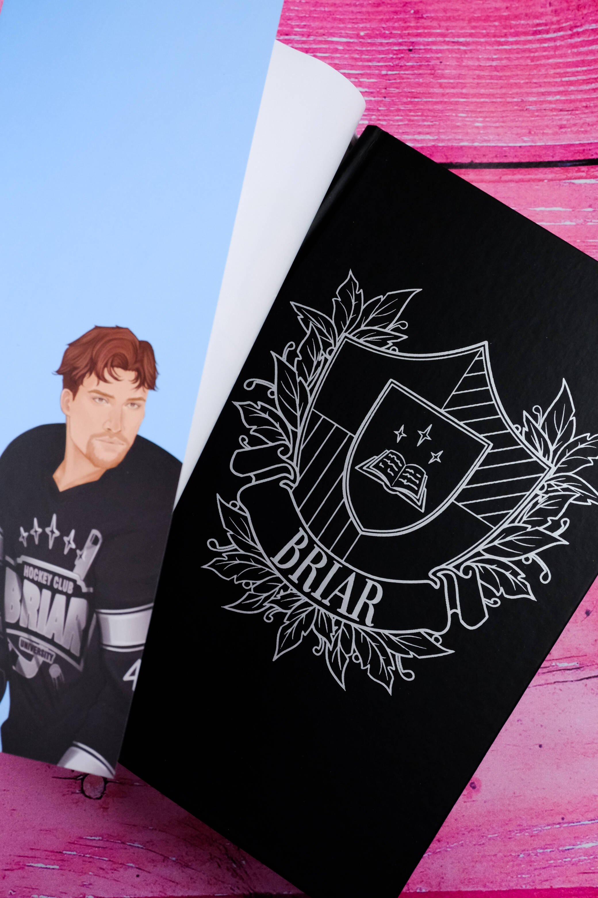 Изображение бумажной книги