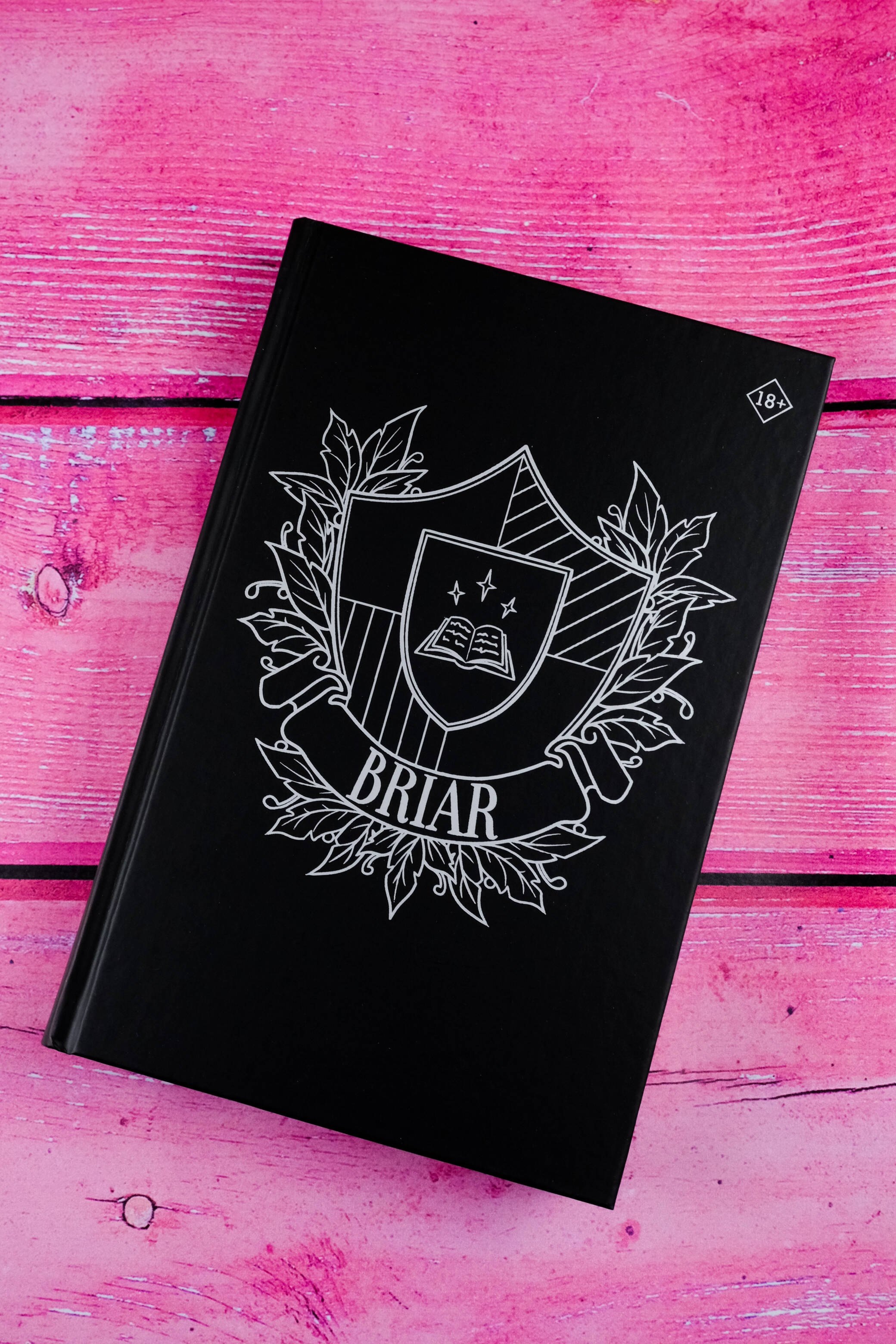 Изображение бумажной книги