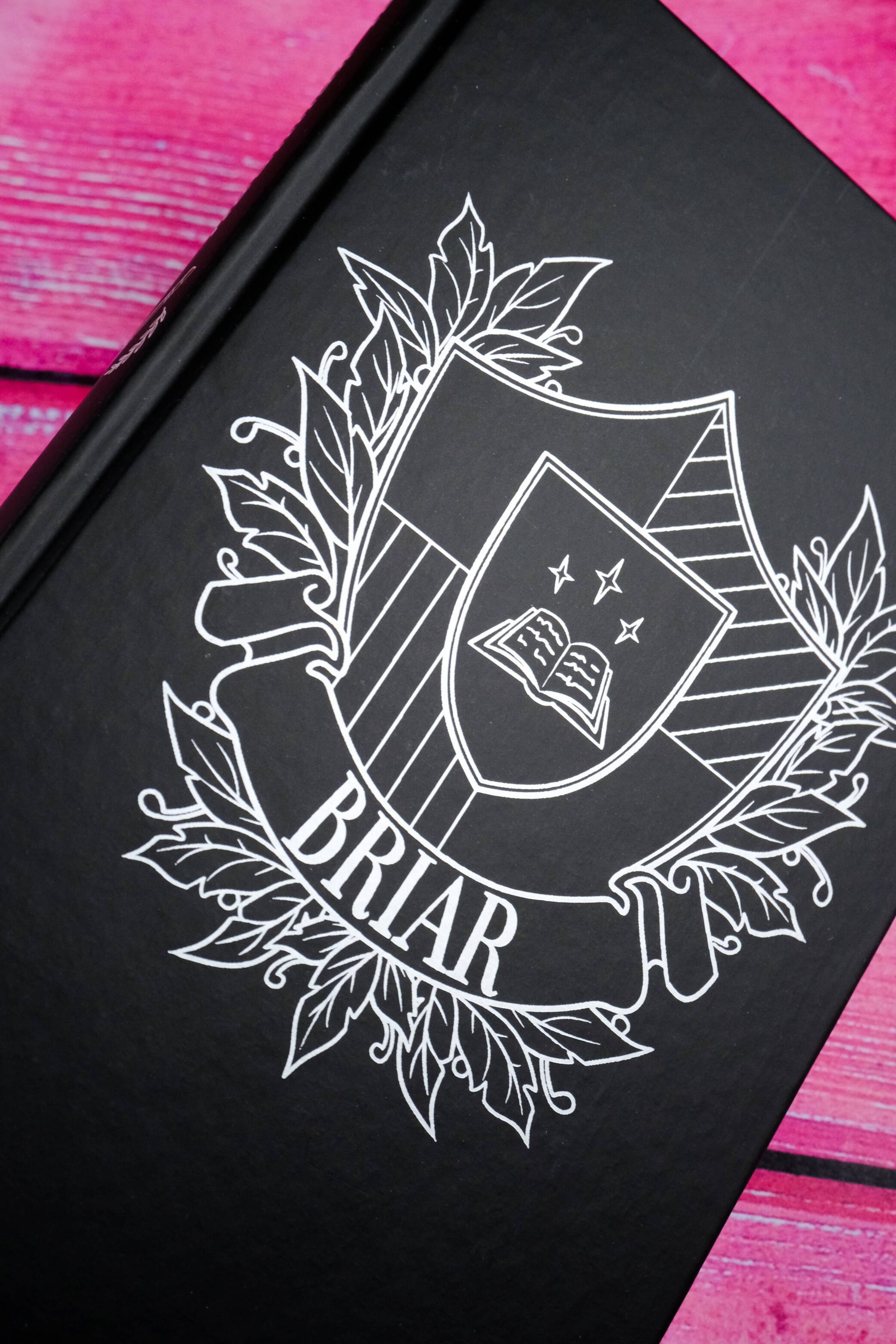 Изображение бумажной книги