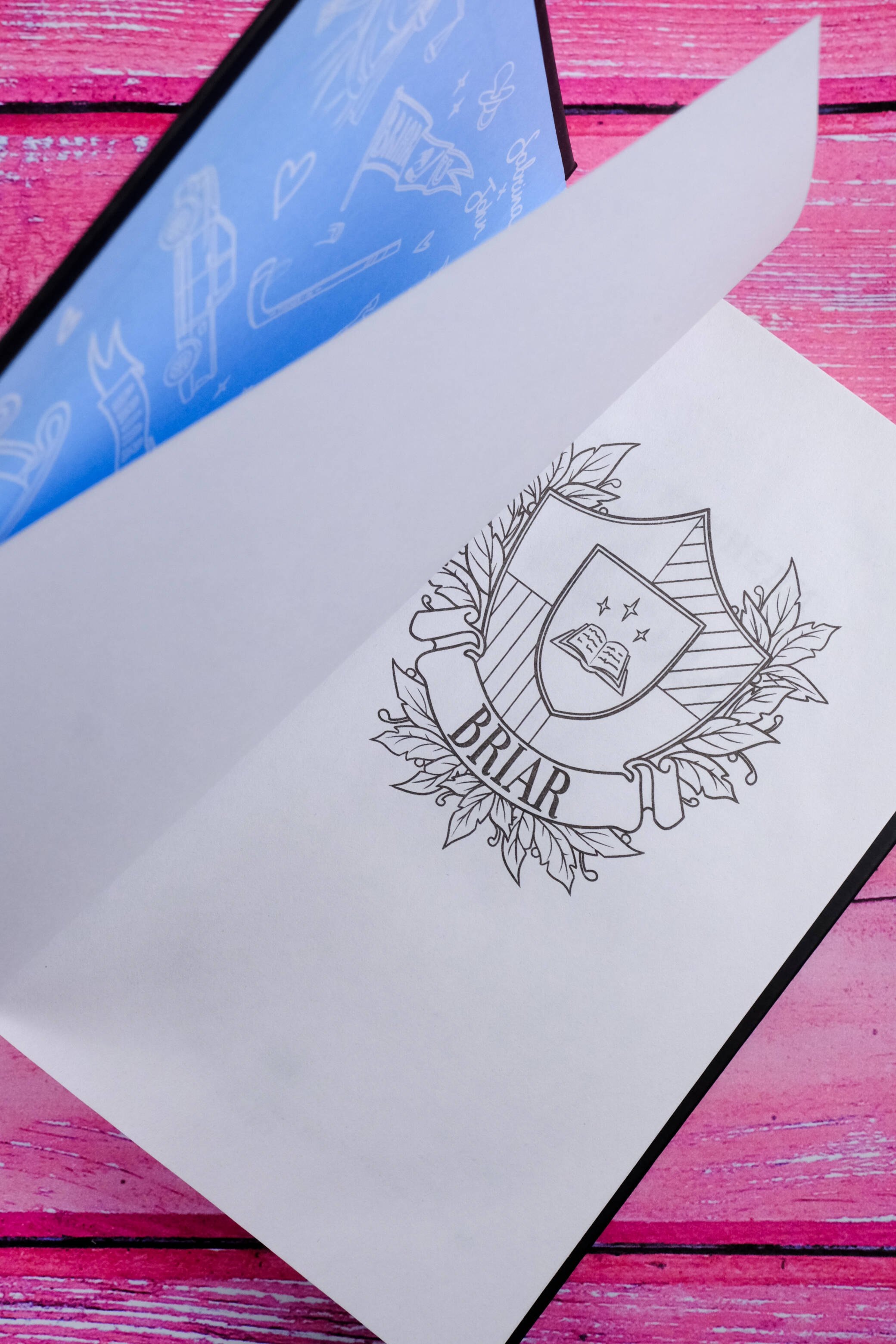 Изображение бумажной книги