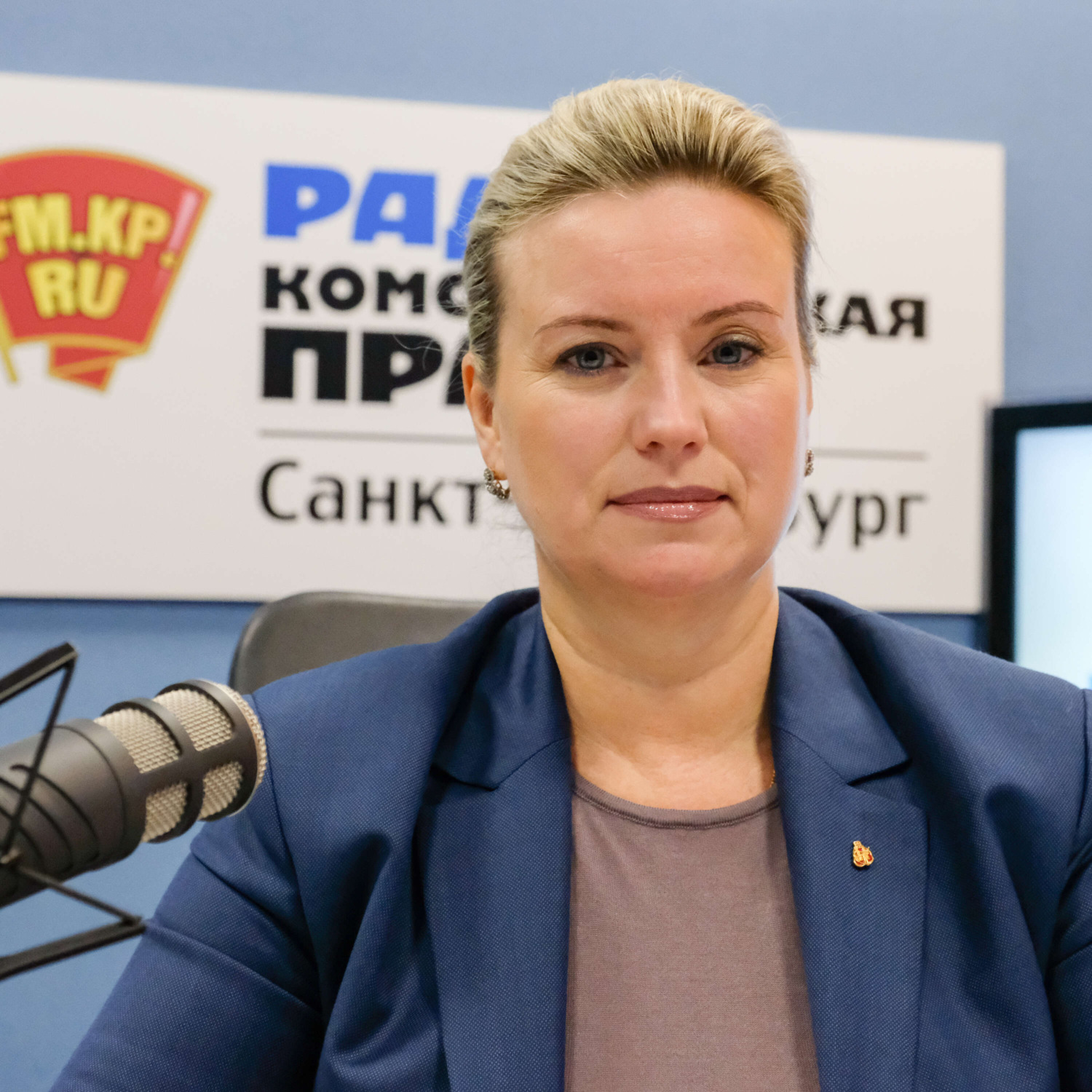 Обложка книги «Коронавирус не отменяет жизнь: как пандемия изменила работу нотариусов в Петербурге»