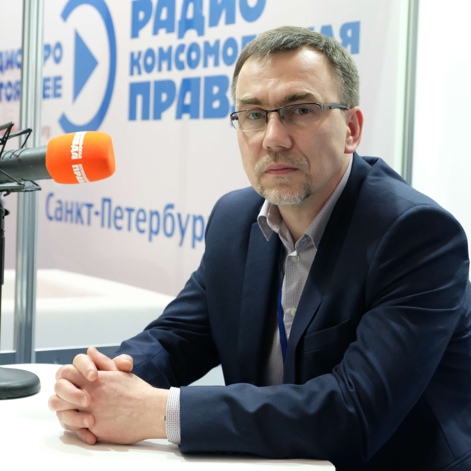 Обложка книги «Как вытащить современного ребенка во двор»