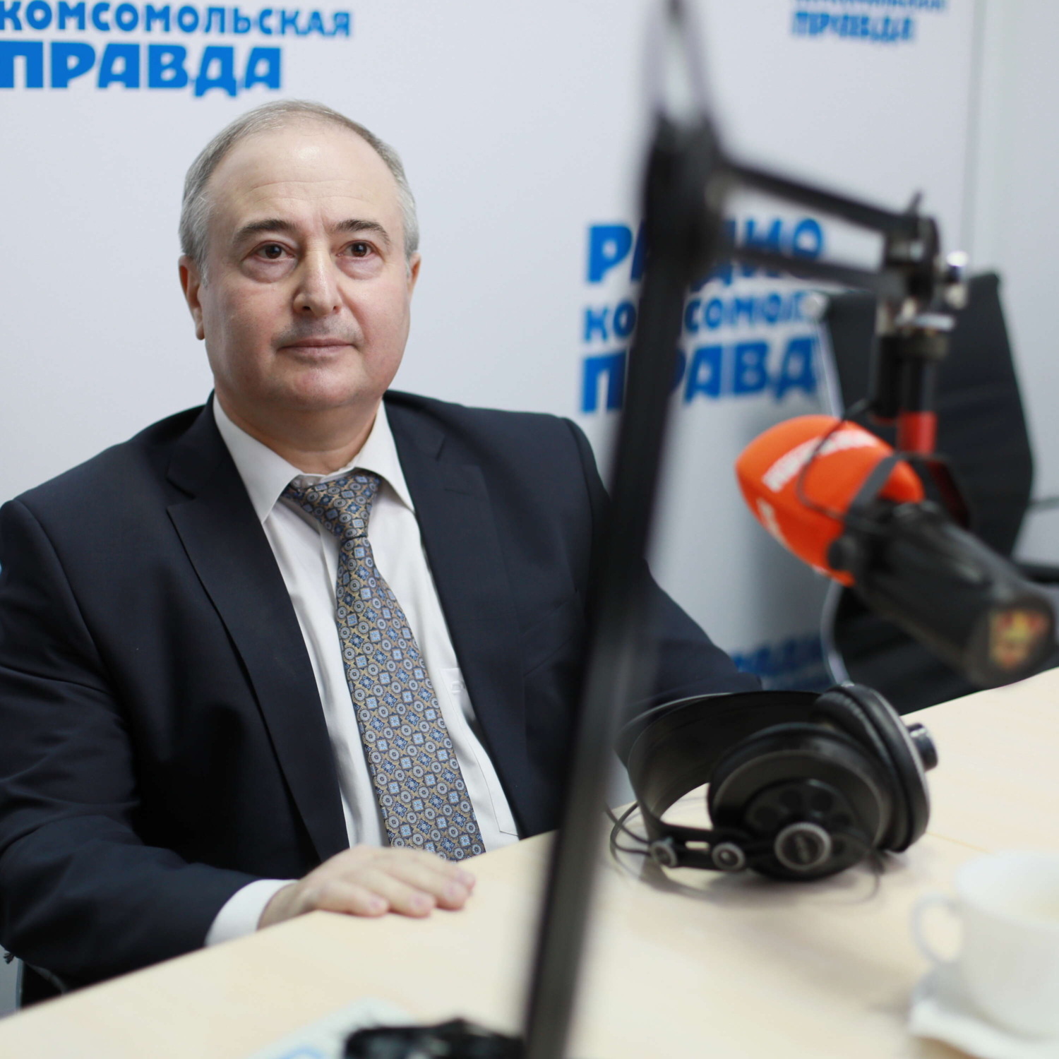 Обложка книги «Интервью с министром здравоохранения Красноярского края Борисом Немиком: как изменилась система здравоохранения за минувший год в условиях коронавируса?»