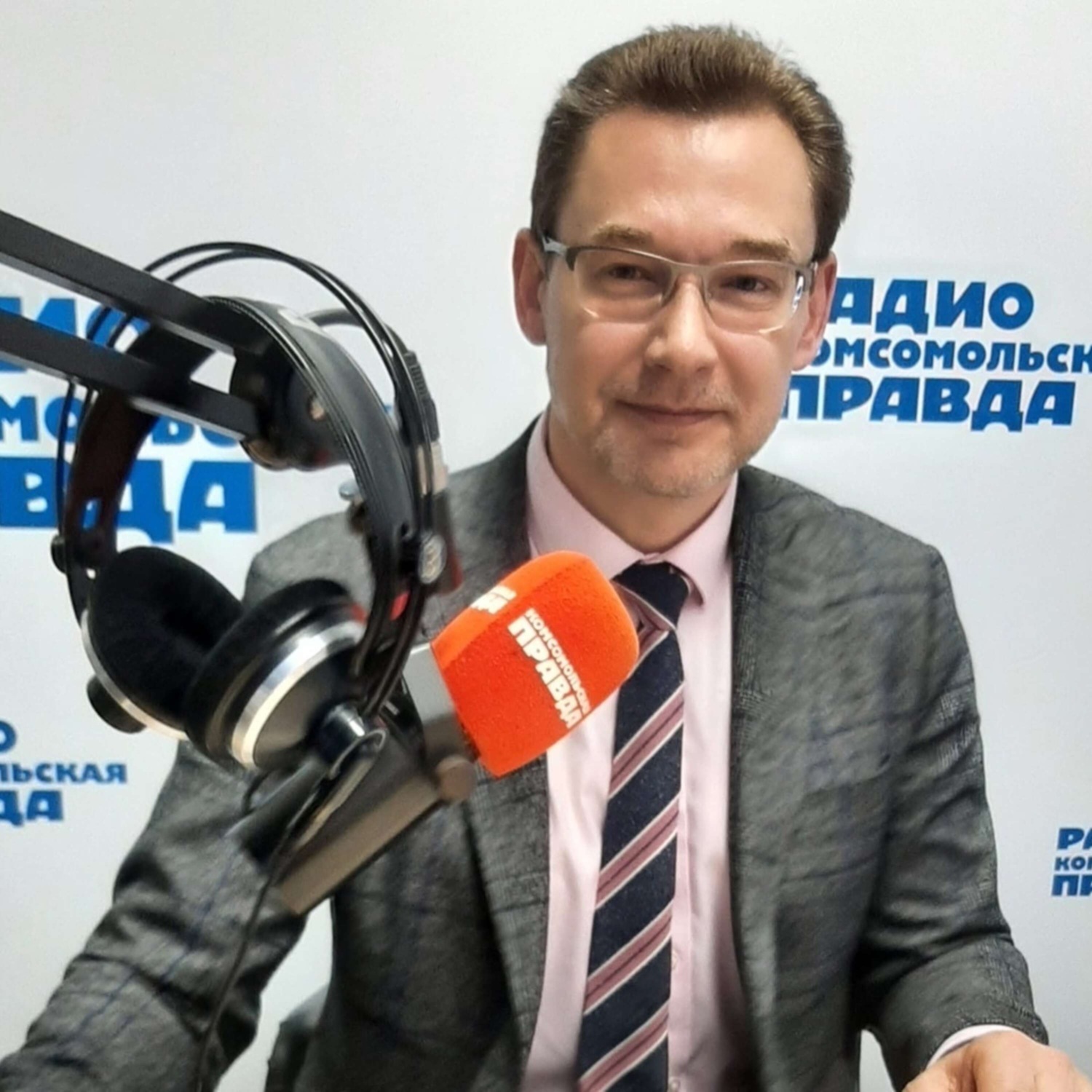 Обложка книги «Первый зампредседателя Законодательного Собрания Красноярского края Сергей Попов об итогах КЭФ 2021»