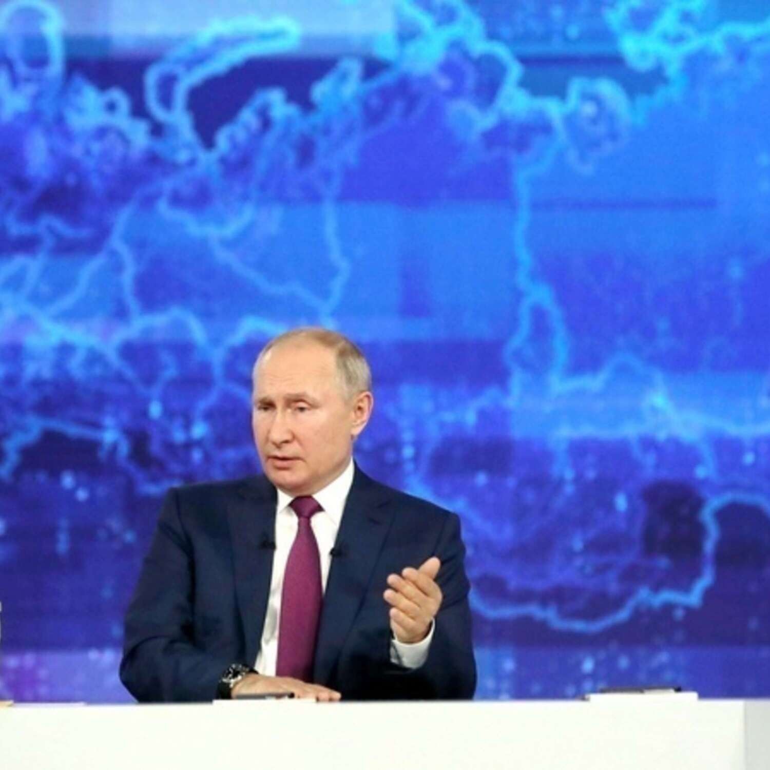 Обложка книги «Дмитрий Журавлёв - про феномен прямой линии с Путиным: Российский чиновник боится только того, кто его может уволить»