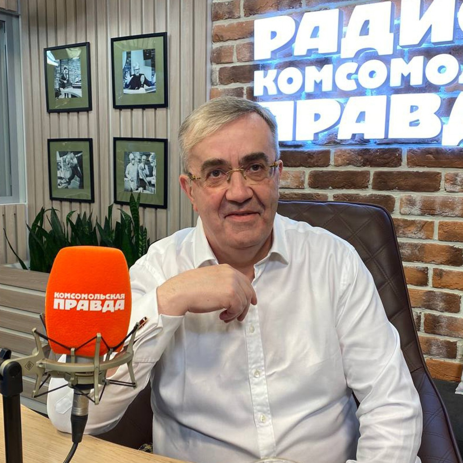 Обложка книги «Ирландский стратег Гарретт Джонстон: Храню свои сбережения в рублях»
