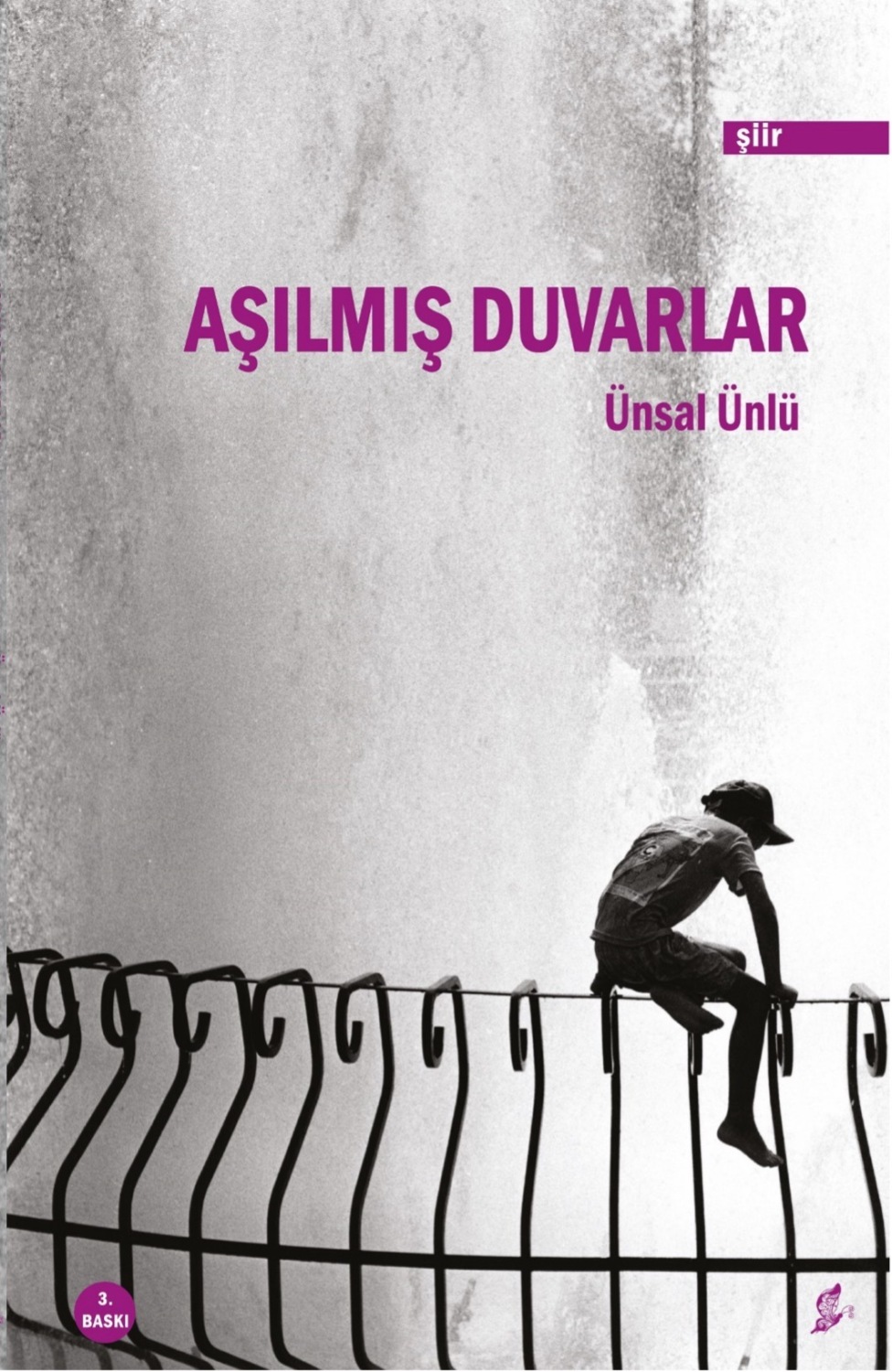 Обложка книги «Aşılmış duvarlar»